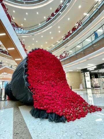 RouteTrackStride workshop space where corporate flower arrangements are designed and prepared for business delivery